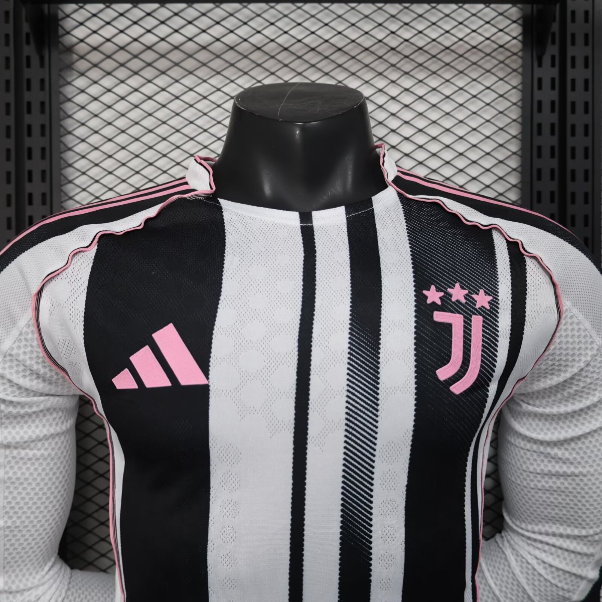 Player Version 25/26 Juventus Home Long Sleeve Jersey